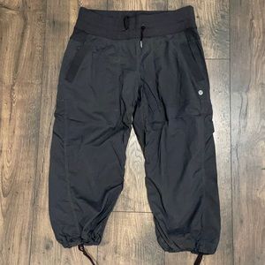 Lululemon sz 6 studio dance crops black